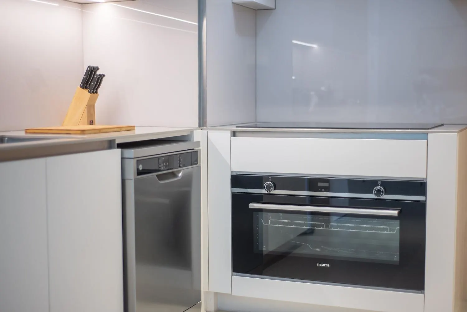 Fantastic High Floor 3Bed Apartment By Suiteable Dubai