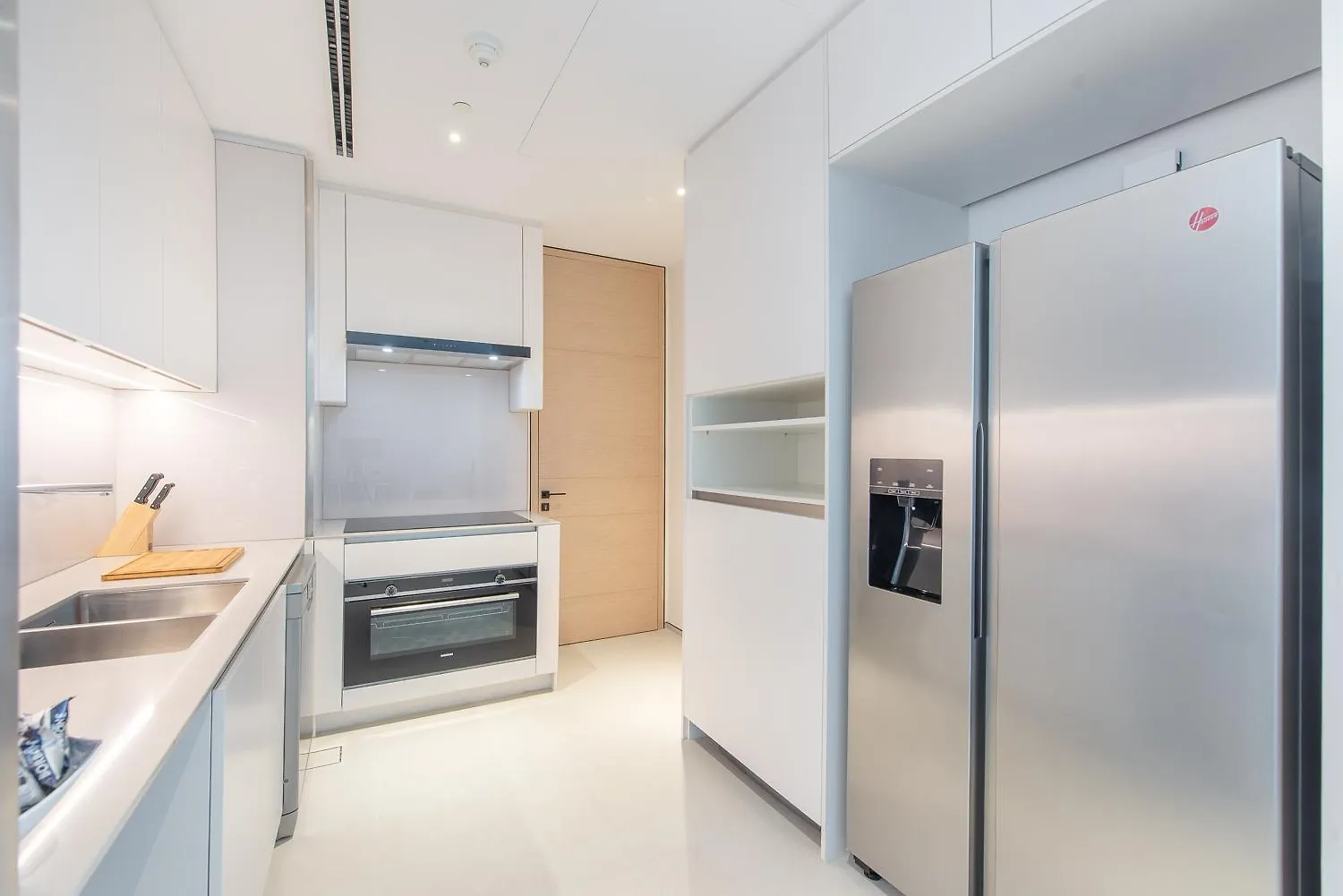 Fantastic High Floor 3Bed Apartment By Suiteable Dubai