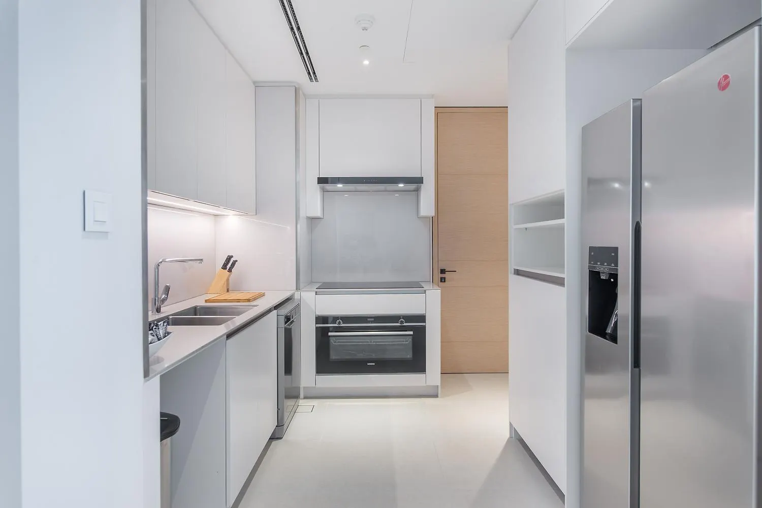 Fantastic High Floor 3Bed Apartment By Suiteable Dubai